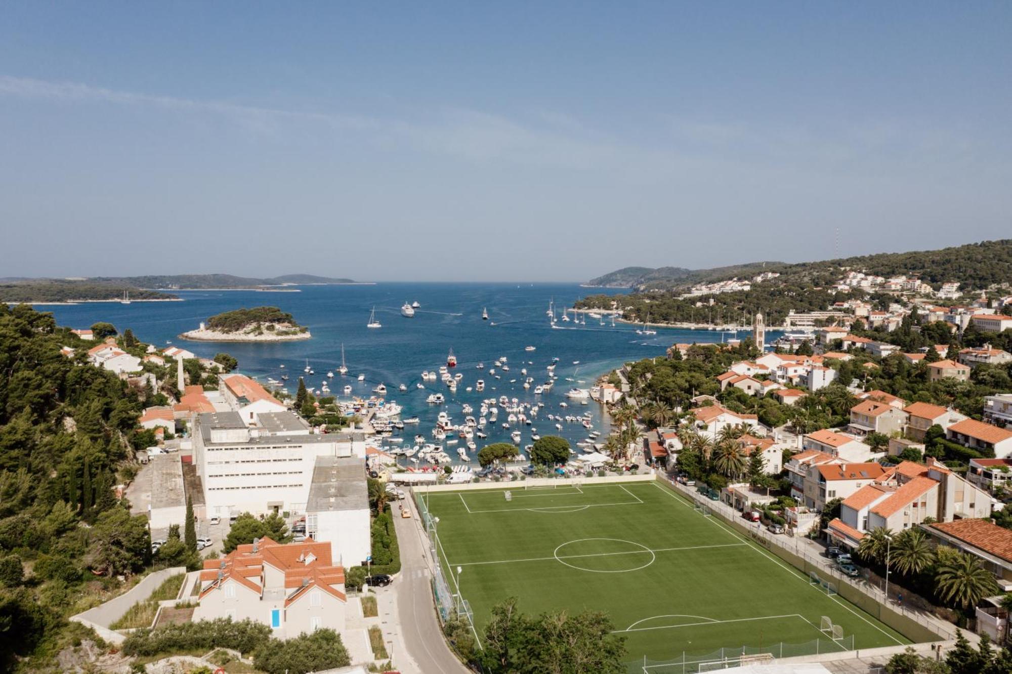 Sunny Elza * Hvar Town